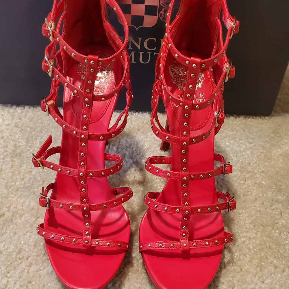 🔥HOT🔥 Vince Camuto Caged Heels